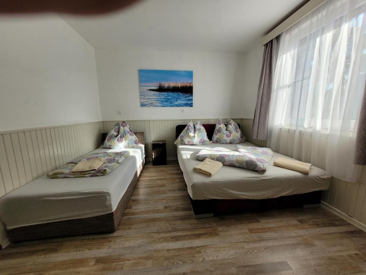 Villa Adele Шіофок Екстер'єр фото