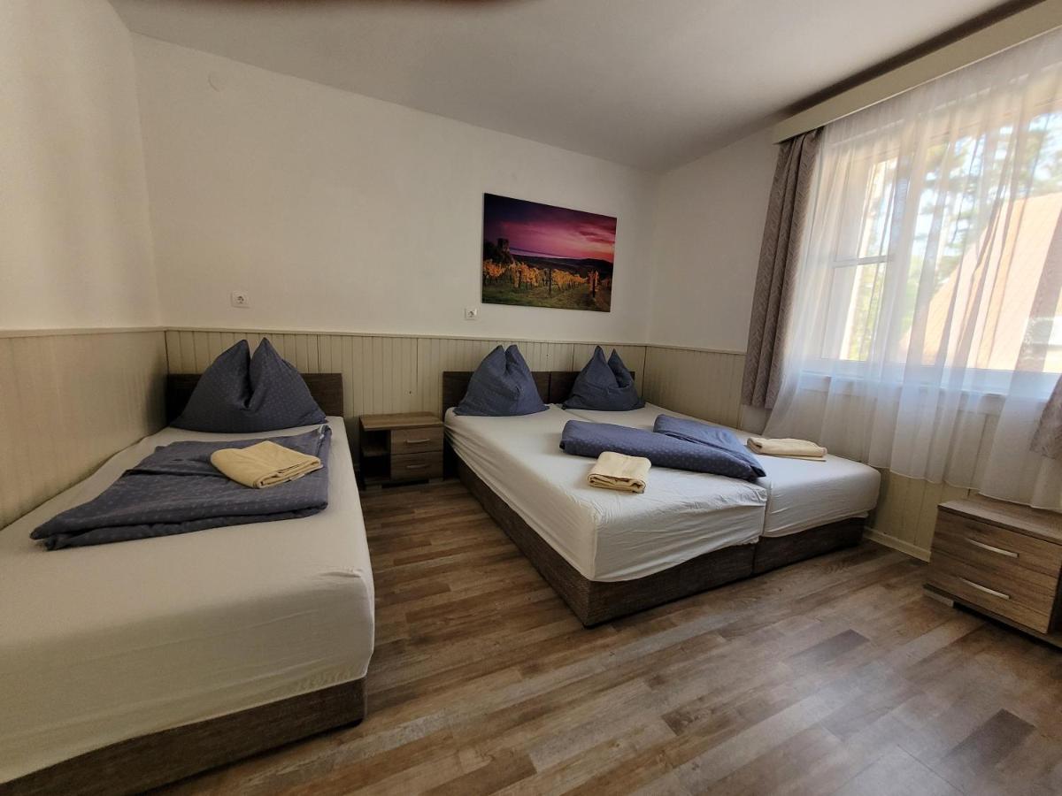 Villa Adele Шіофок Екстер'єр фото